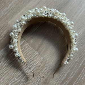Deepa Gurnani Beautiful pearl Headpiece/headband